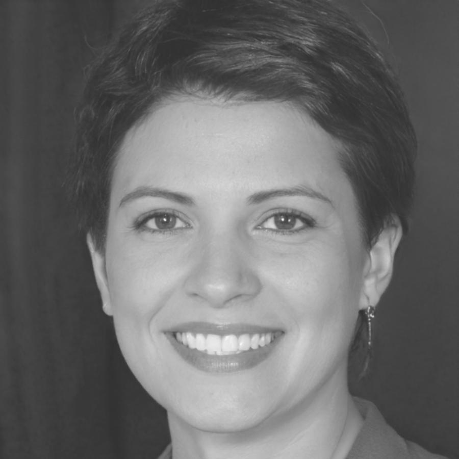 Portrait de Sophie Martin, experte en épargne et investissement