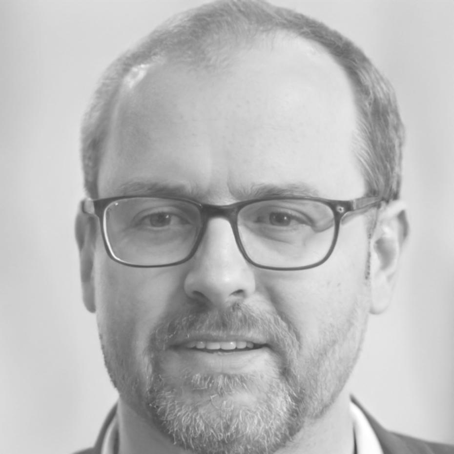 Portrait de Pierre Leroy, expert en contrôle des dépenses